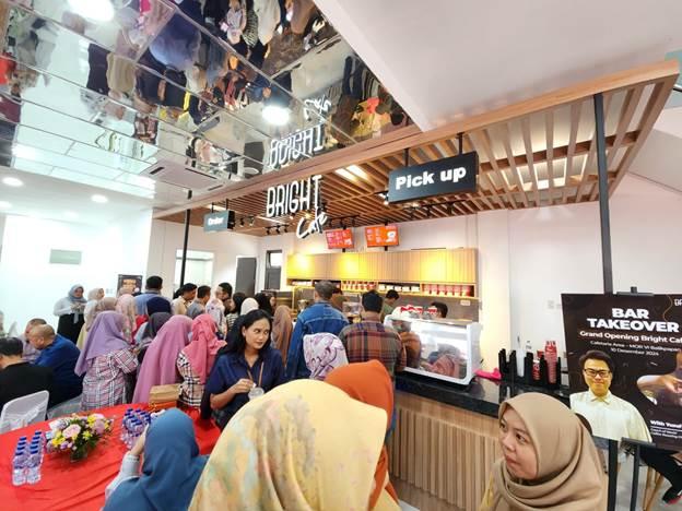 Suasana Bright Cafe di Balikpapan